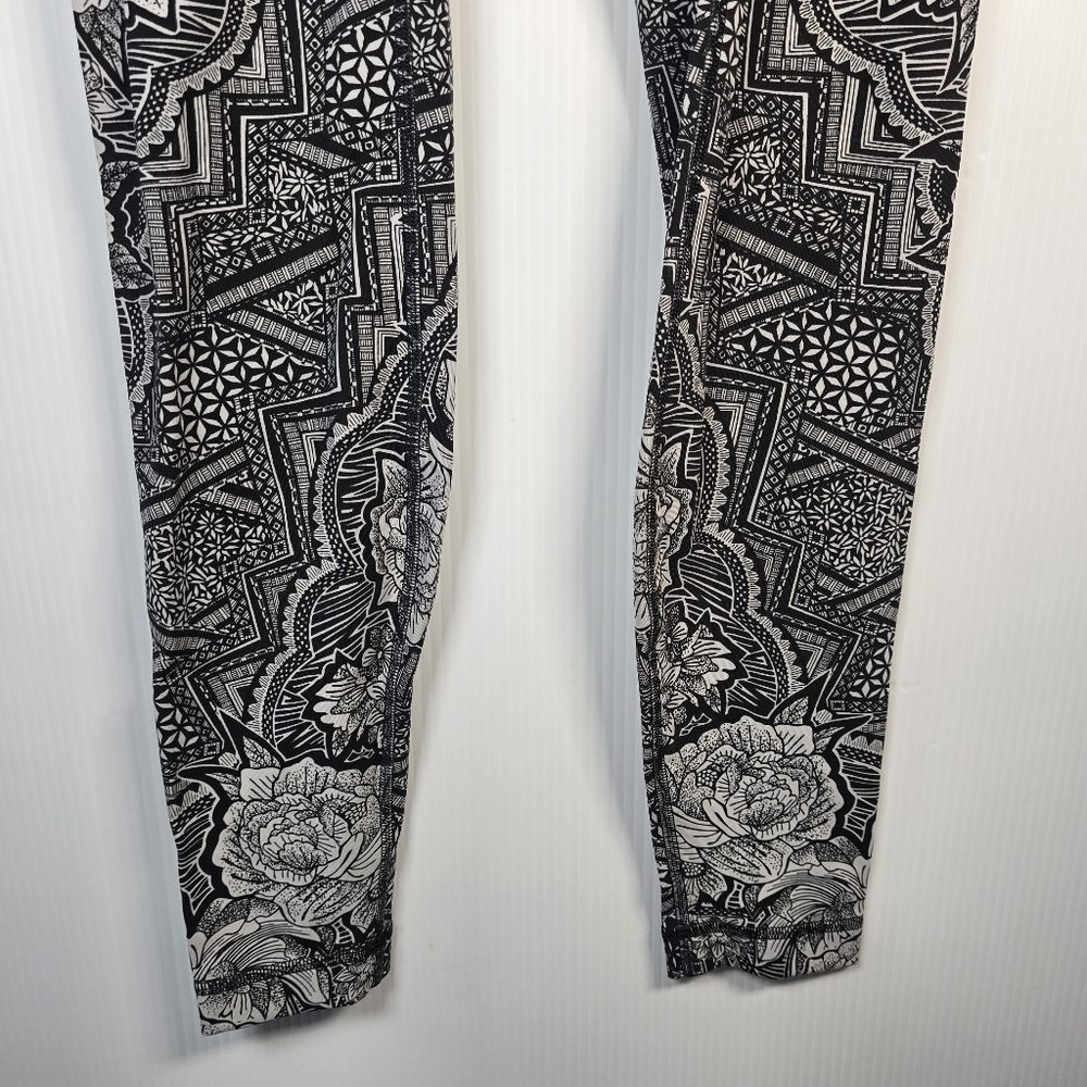 Lululemon Wunder Under High Rise Tight leggings in Entwined lce White/Black 4 - Picture 3 of 9